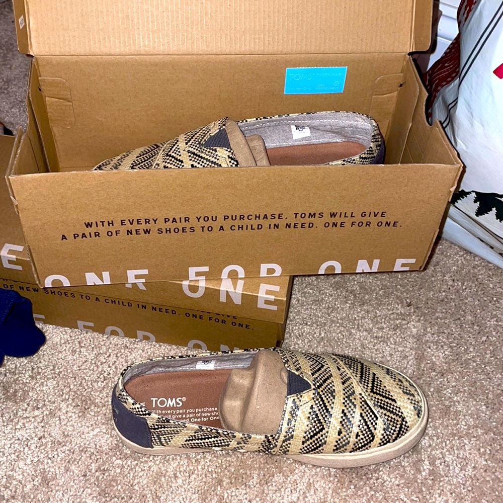 Avalon Natural Grey Woven Toms